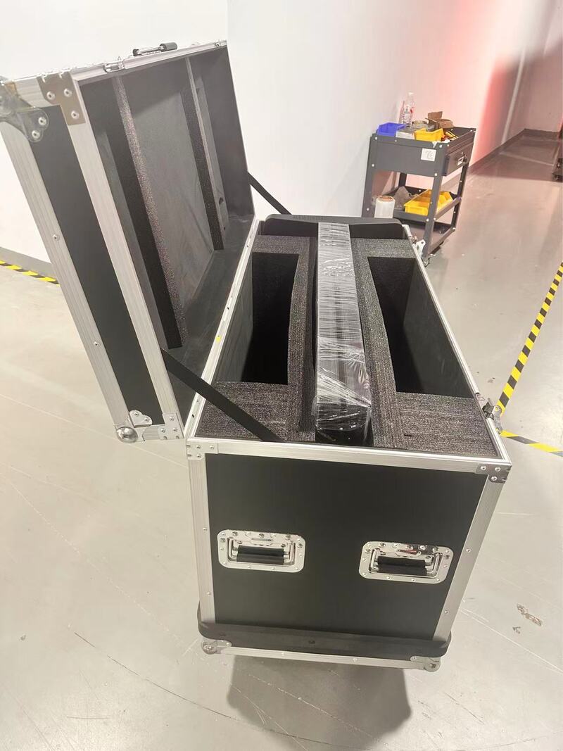 691c3d8d7c1c4.jpg FLIGHT case for poster led screen.jpg