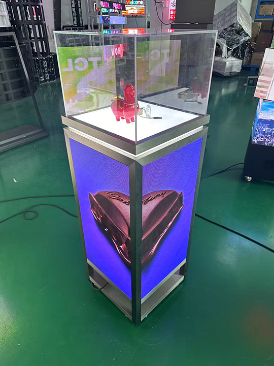 2026 New Customized 3D P1.86 and P2 GOB LED Shop Showcase Four-Face LED Display Cabinet